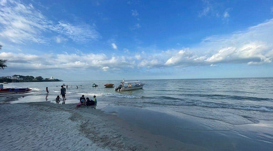 Pantai Teluk Kemang (Port Dickson)